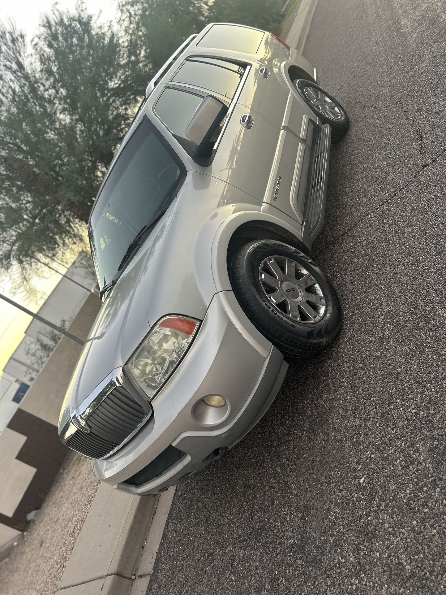 2004 Lincoln Navigator