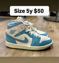 Jordan retro 1s Unc size 5y or women’s 6.5