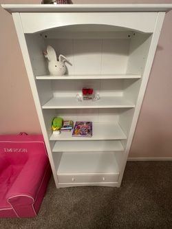 MOVING OUT SALE - Pottery Barn Kid’s Bookshelf
