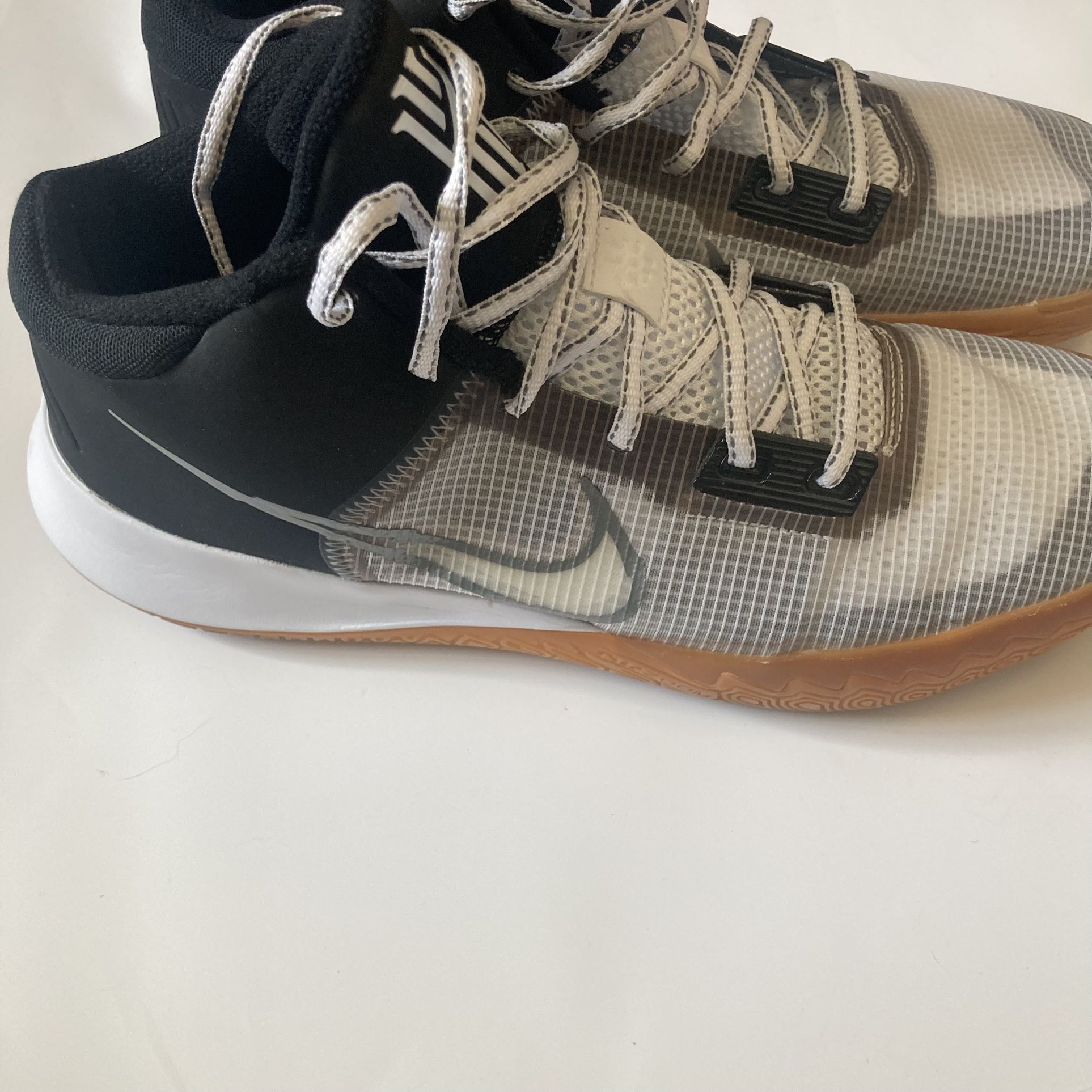 Nike Kyrie Flytrap Sneakers Black and White with Gum Sole