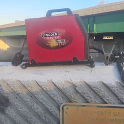****LINCOLN WELDER 3200 HD WELD PAK**** RETAILS FOR $1000 GET IT NOW ONLY $199