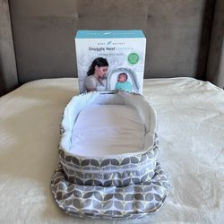 NEW Baby delight, snuggle nest harmony