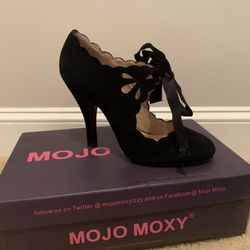 BRAND NEW In Box Mojo Moxy Black Suede Booties