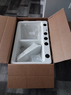$700 Kitchen Sink Still Brand New Was Mistaktoenly Purchased For A New Construction