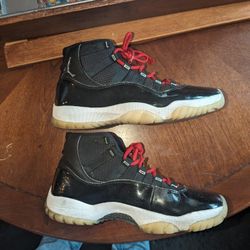  NIKE AIR JORDAN 11 XI BRED RETRO 2001 MEN’S SZ 9.5 BLACK VARSITY RED