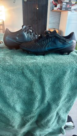 Nike Tiempos Soccer Cleats Size 6.5 