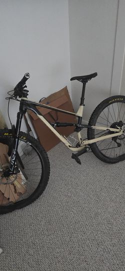 Siskiu d7 w/130 mm Rockshox Pike Mountain Bike