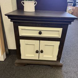 Nightstand 