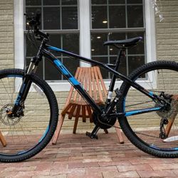  GT Laguna Pro  Mountain Bike 