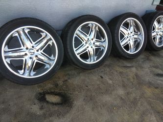 22" WHEELS AND TIRES , IN GOOD CONDITION, TIRE SIZE(305/40/22), MAY FIT DIFFERENT YEAR OR MODEL PLEASE CALL OR TEXT