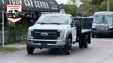 2017 Ford F550 Super Duty Regular Cab & Chassis