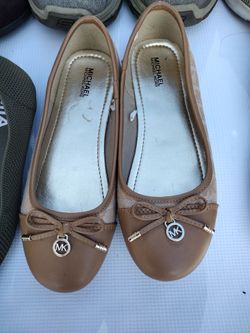 Michael Kors Plus Other Shoes Used Asking $25