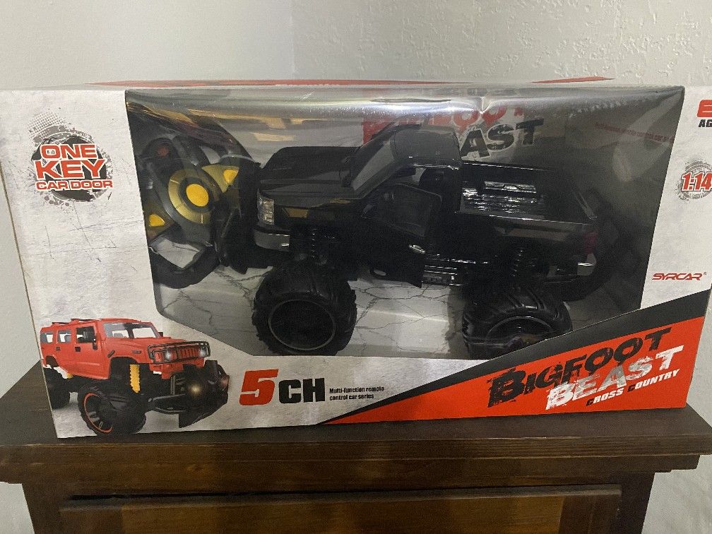 Remote Control Car Black/Red Toy