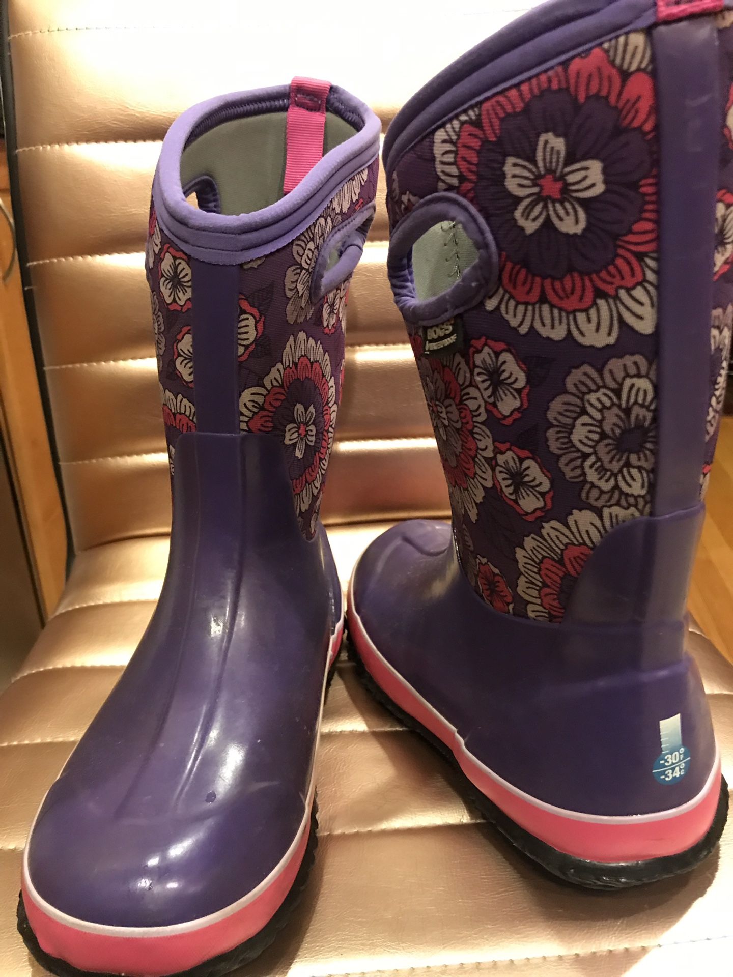 Girls size 5 rain boots