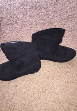 Black size 3 booties