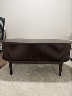 Like new coffee table with storage