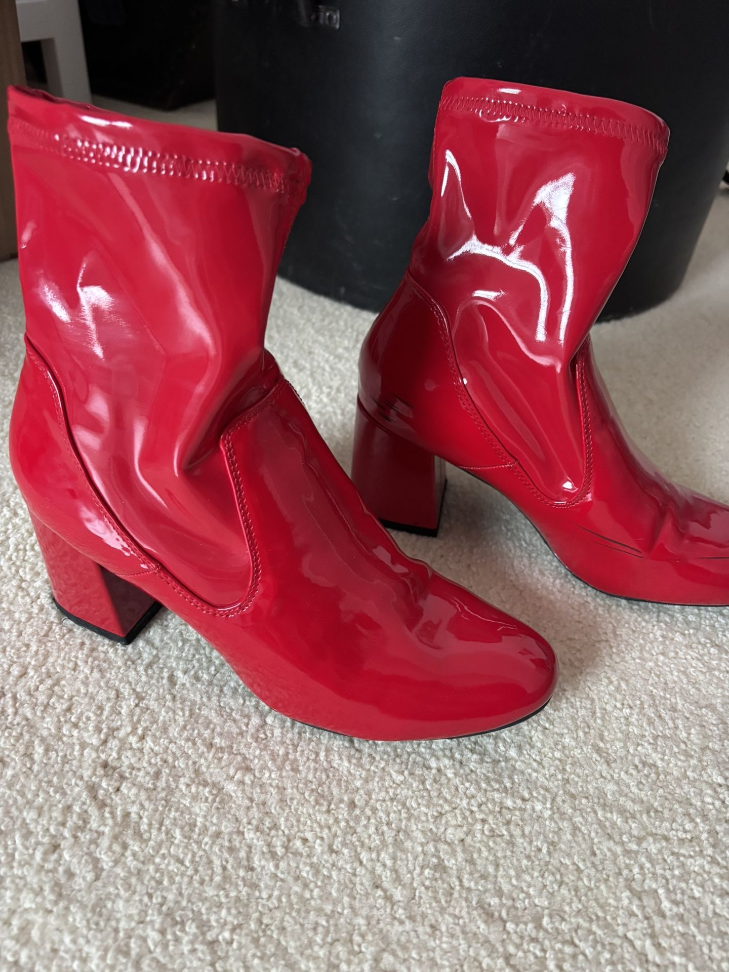 Women’s Red Shiny Gogo Boots Short Size 9