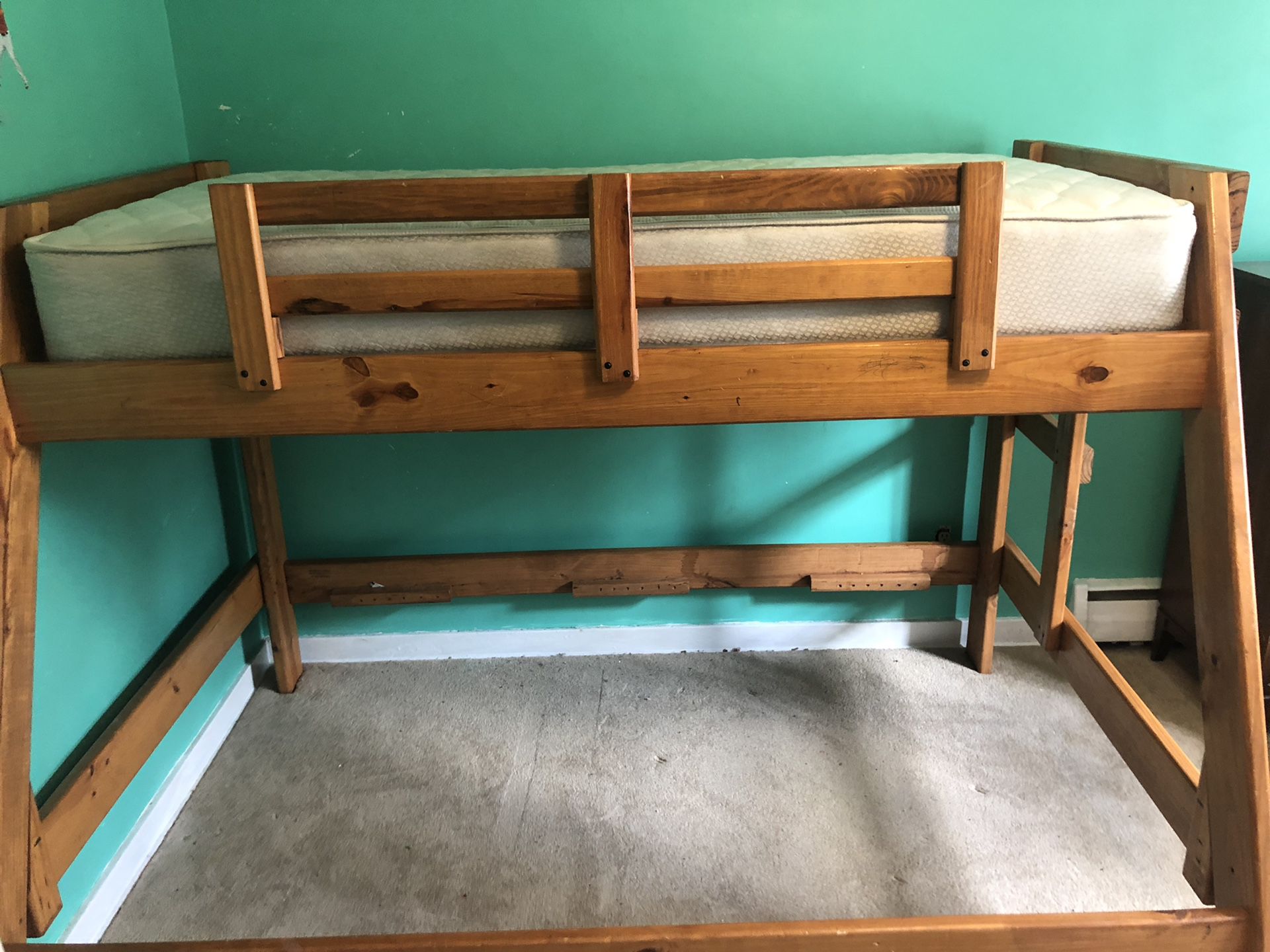 Bunk Bed (full on bottom and twin on top)