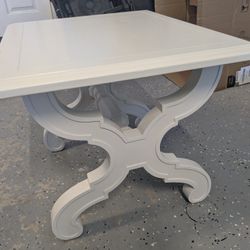1 End Table H 18 L 24 W20