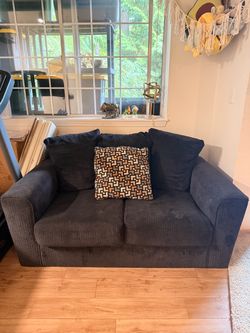 2 seater sofa for sale (with 1 pillow )
