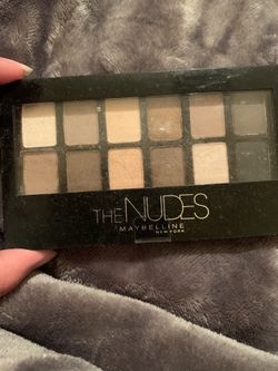 Mabelline nudes palette