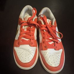 Dunks size 5Y