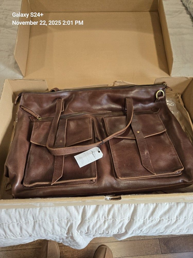 Raven & Lily Messenger Bag