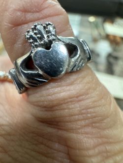 Traditional Irish Claddagh Ring - Stainless steel