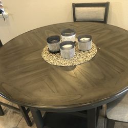 Grey Dinning Table And 4 Chairs  Great Conditions 