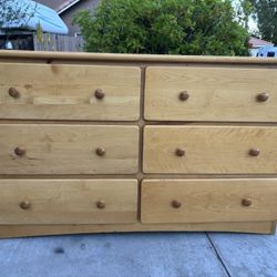 Solid Wood 6 Drawer Dresser Chest of Drawers Furniture Great Condition 