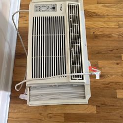 Used Koldfront Window unit Air Conditioner 