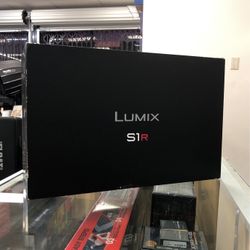 LUMIX S1R Camera With 24-105mm Lens 