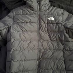 The North Face Men's Aconcagua Hooded Puffer Jacket