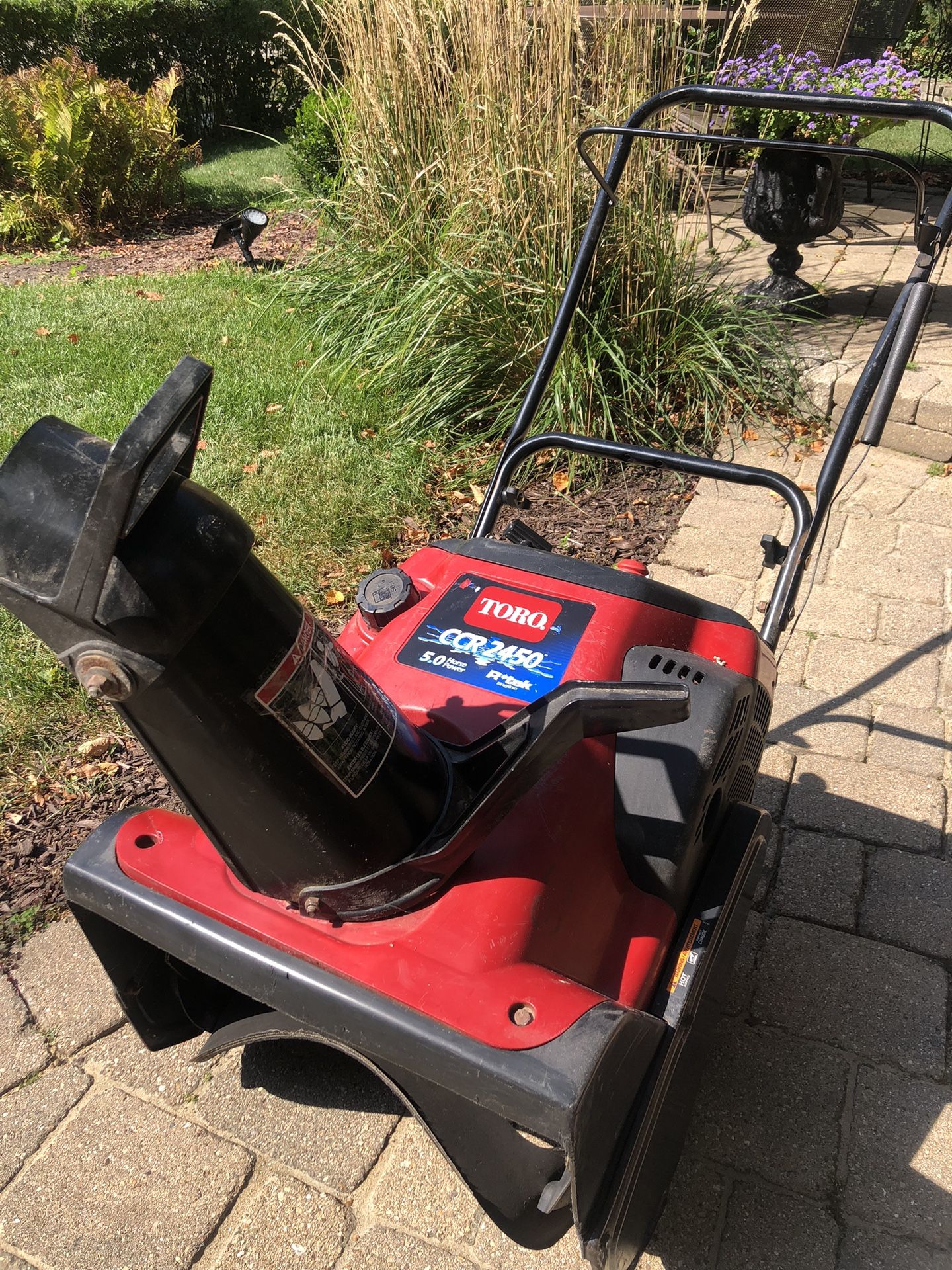 Toro Gas Snowblower Works Great. Moving !!