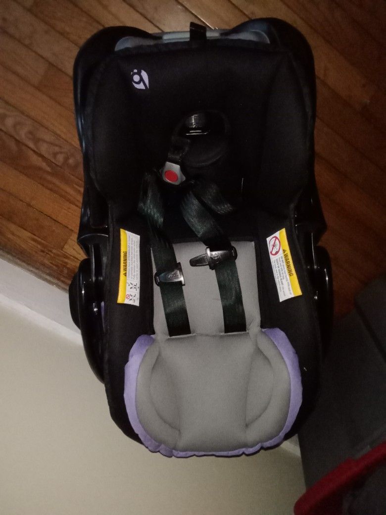 Babytrend Infant Car seat 