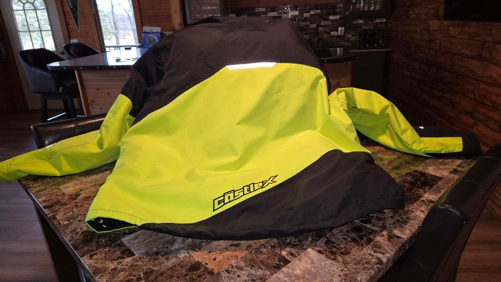 Winter Coat & 509 Helmet 