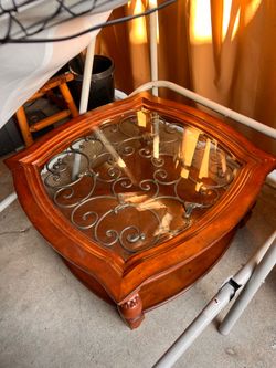 MAHOGANY WOOD COFFEE TABLE