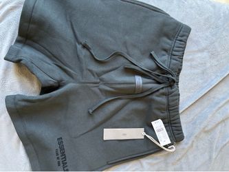 Limo essentials shorts size small