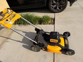 2x20V MAX 21 in. Cordless Battery Powered Self Propelled Lawn Mower
