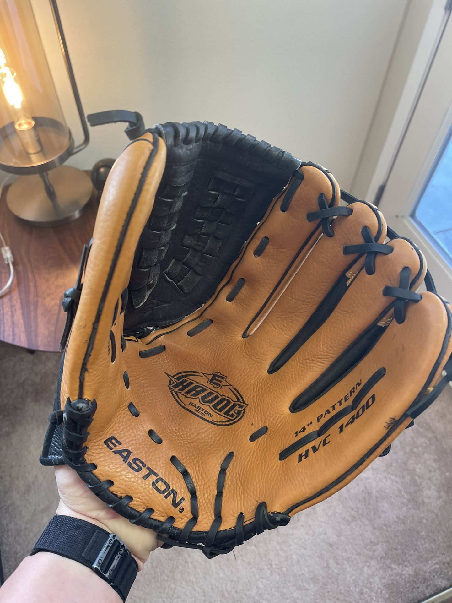 Easton HVC 1400 Softball Glove 14”