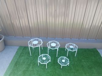 Base de metal para macetas