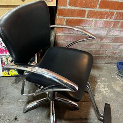 Barber chair for sale‼️