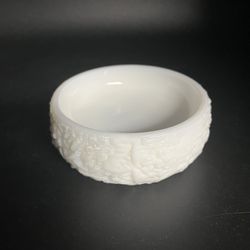 Vintage Avon Milk Glass  Round Love Nest Trinket Jewelry Soap Vanity Dresser Bathroom Dish