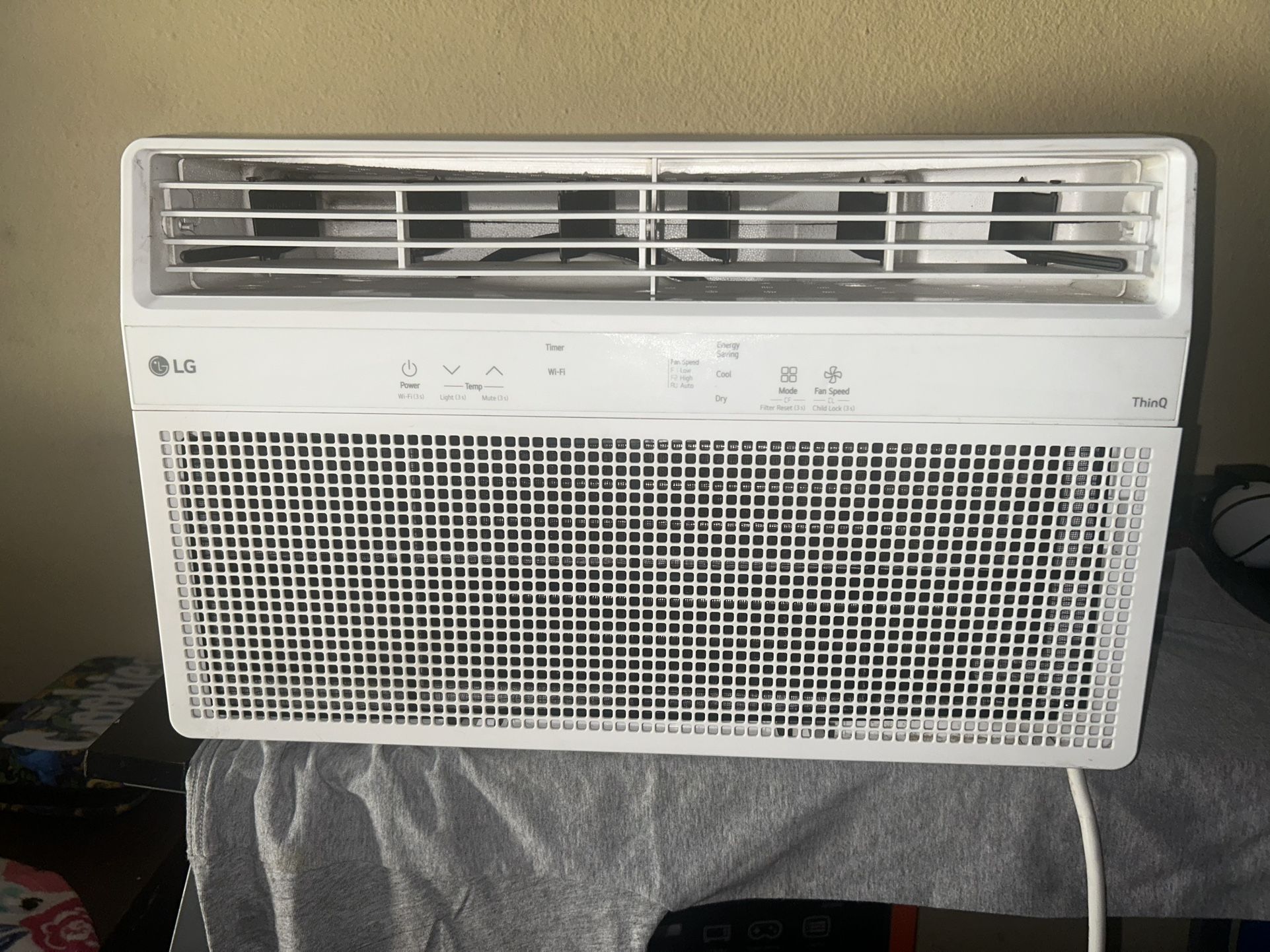 LG LW8024R 8000 BTU 350 sq ft Window-Mount Air Conditioner