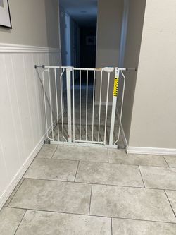Extra Tall Pet Gate / Safety Gate - Fits Openings 29” - 38.5”