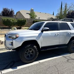 2017 Toyota 4runner 4x4 Lifted On 33” Low Miles