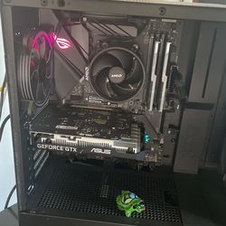 Nzxt H510 Build With GTX ASUS 1650, With A ROG STRIX MOTHERBORED RYZEN 5 2600x 2x 8 Gbs Gskill Ram Rbg Changeable Color Software Is All In Sync