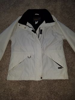 Super nice winter coat. Nice and snuggly warm. Size medium