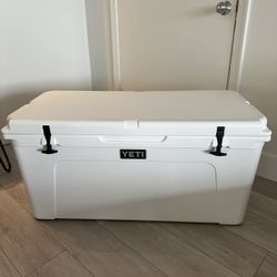 Yeti Tundra 125 Cooler White