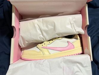 Jordan 1 x Travis Scott Shy Pink size 3Y